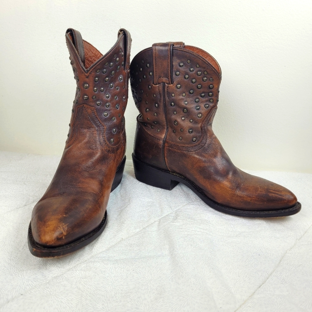 Harley Davidson western style short brown cowboy boots with studs detail 7.5